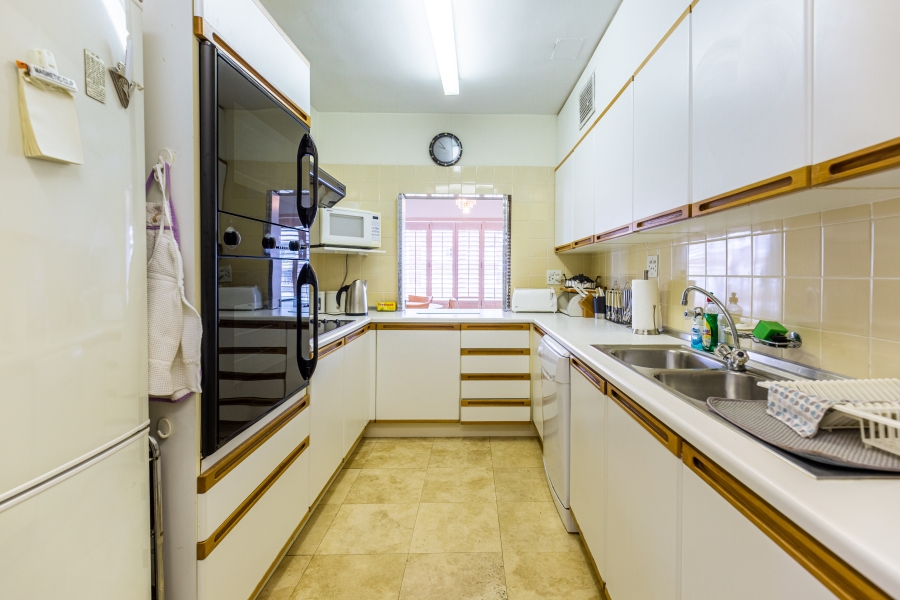 To Let 3 Bedroom Property for Rent in Sea Point Western Cape